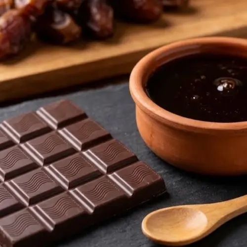 chocolate sweetened with date syrup - fovarya