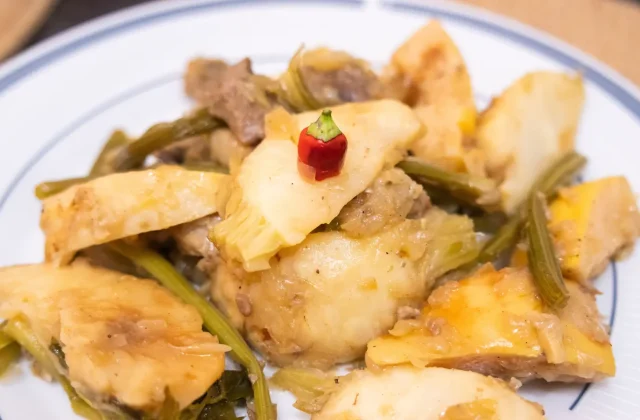 A plate of cut artichoke hearts